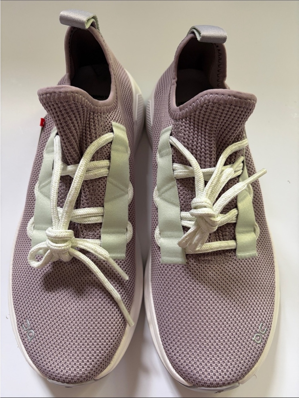 On Running On Cloud Shoes Sneakers Women's Cloudeasy Color: Heron/Aloe size 8.5 - Picture 3 of 12